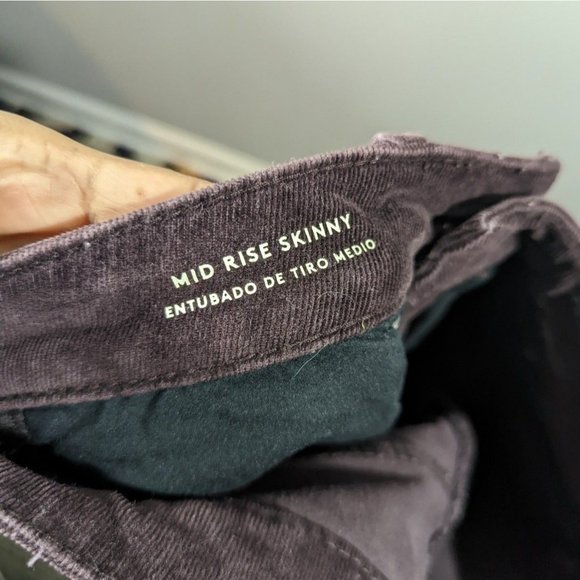 Universal Thread Plum Corduroy Mid Rise Skinny Pants Women's Size 0/25 - Picture 4 of 5